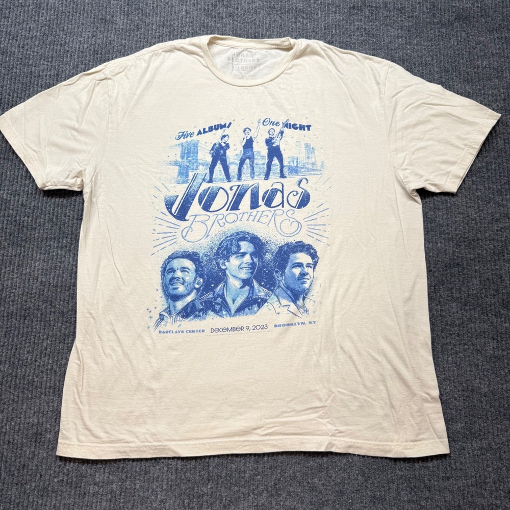 Jonas Brothers Five Albums One Night Barclays Center 2023 Tour Shirt XL Cream
